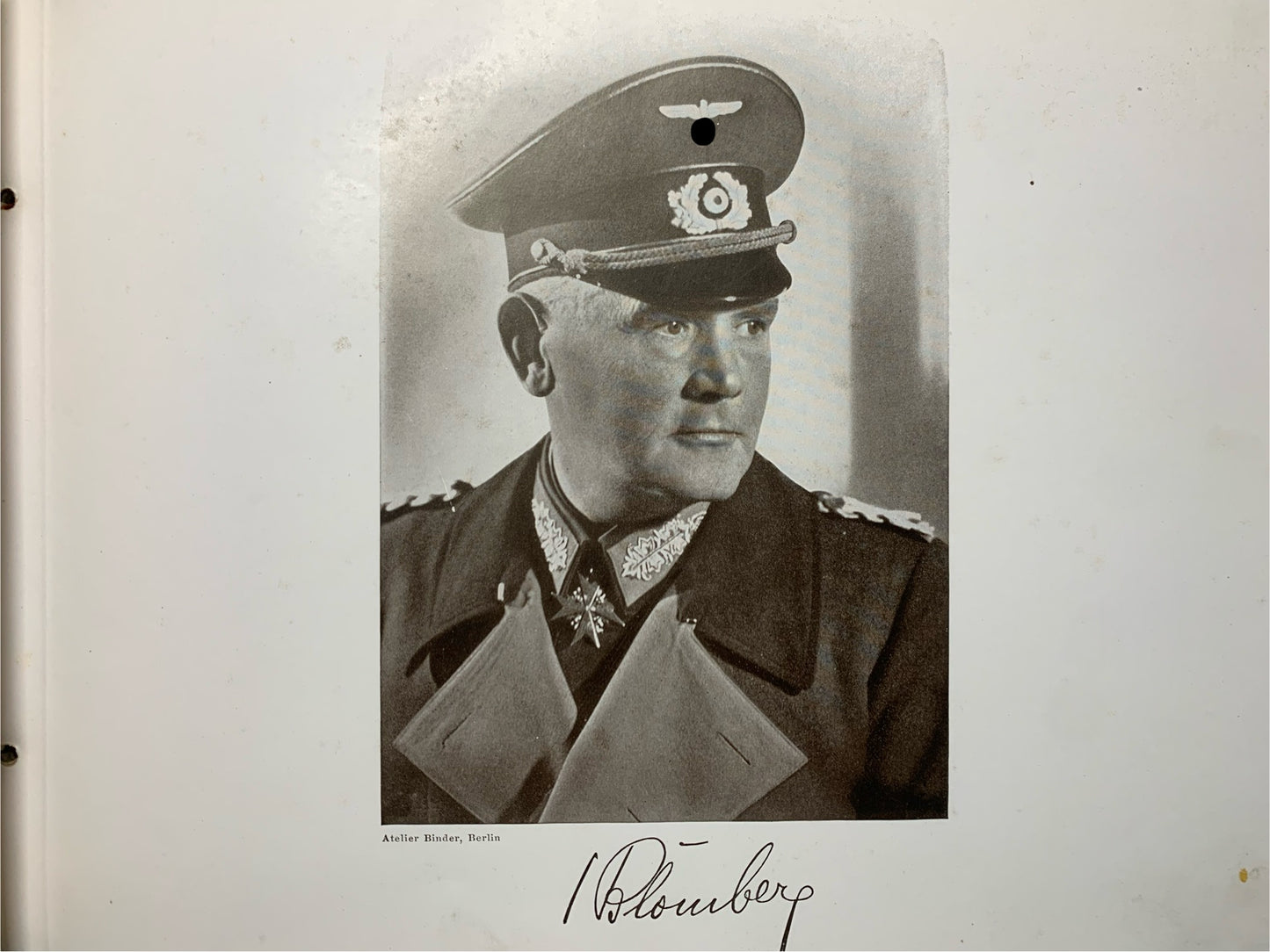 Fotoalbum 1.Kompanie Infanterie-Regiment 23, Dunkelhäutige, Kompaniechef, Vereidigung
