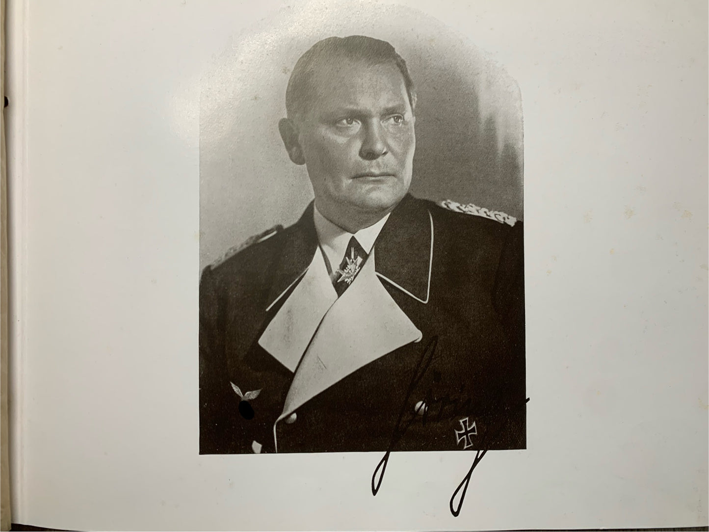 Fotoalbum 1.Kompanie Infanterie-Regiment 23, Dunkelhäutige, Kompaniechef, Vereidigung