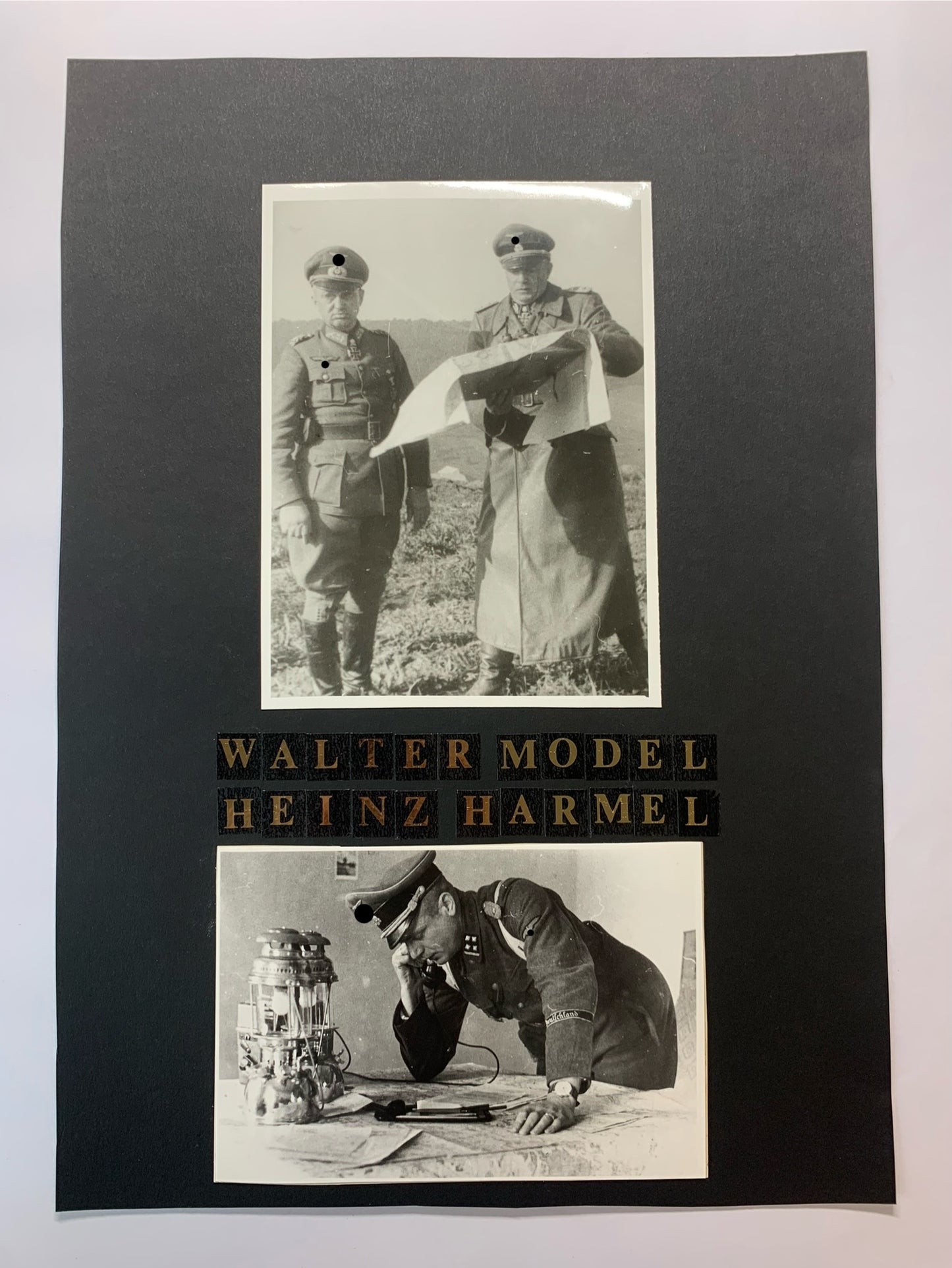 Konvolut Ritterkreuzträger Heinz Harmel, 10.SS Panzerdivision, Unterschriftenkarte, Archivfotos mit Harmel und Hitler, signiertes Buch ,,Dran Drauf und durch“, Grabstein von Harmel, Kopien von Zeitungsartikel mit Harmel, alles aus der Nachkriegszeit